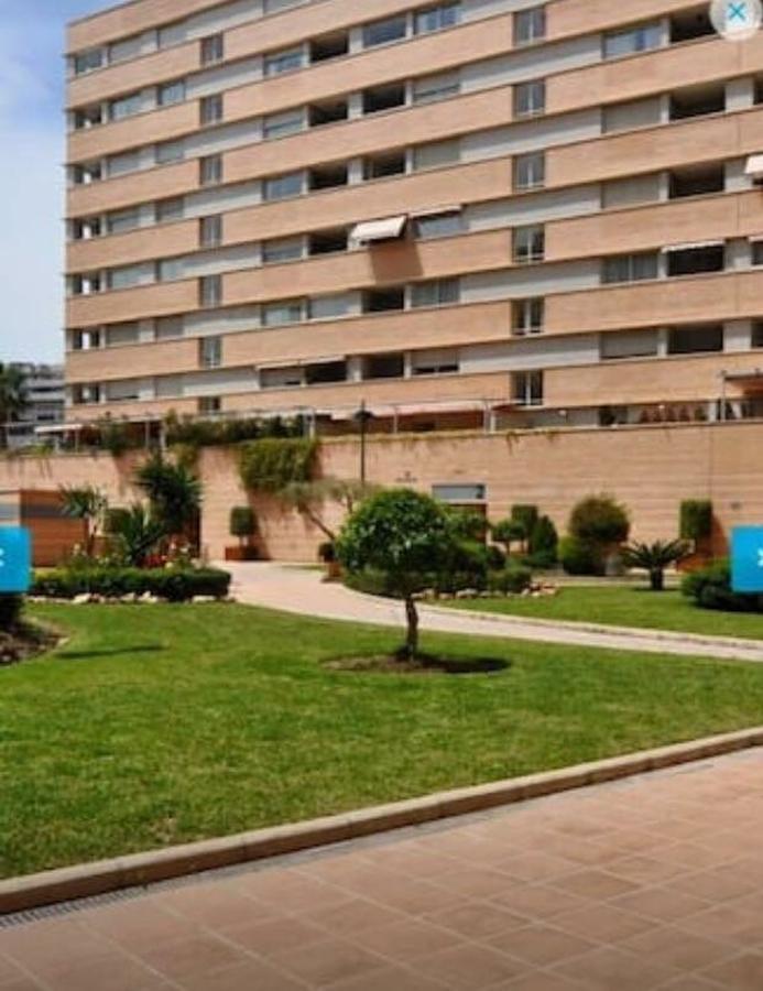 Apartment Plaza De La Solidaridad Malaga Exterior photo